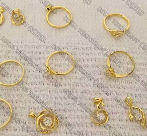 18K / 24K anneaux innovateurs de revêtement d'or d'acier inoxydable de bijoux de placage à l'or de machine de la coutume PVD vrais