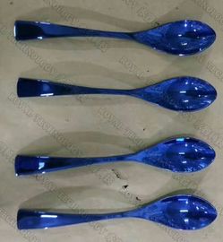 Un bon prix. Service à l'assiette bleu de la couleur PVD sur le verre, pièces en métal en ligne