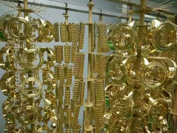 Étamez le revêtement d'or sur les bijoux, vrai depositon de pulvérisation de l'or 24K sur des montres, revêtement de l'or PVD de bijoux